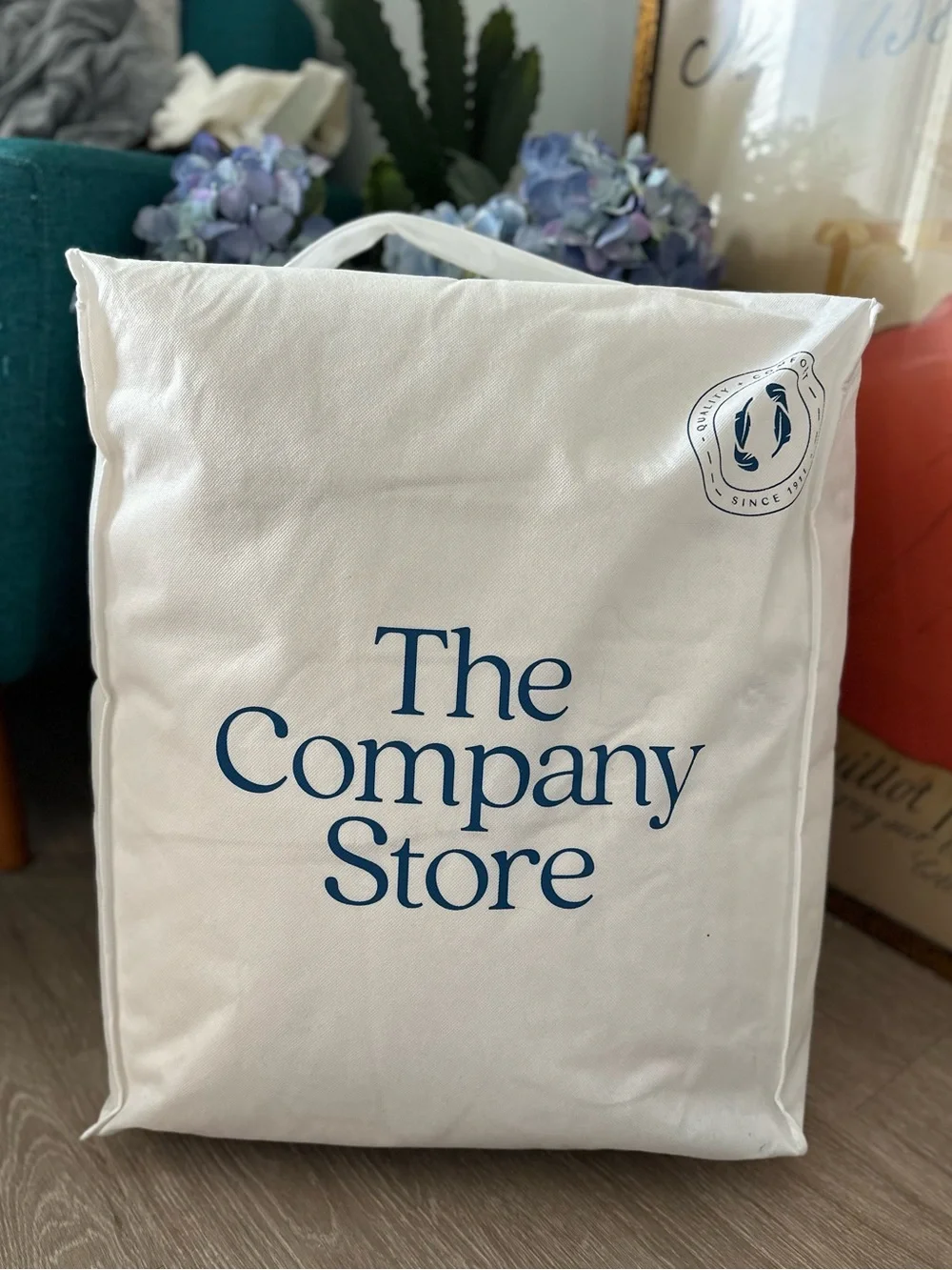 The Company Store All Seasons New Zealand Wool Comforter Full/ Queen Retail $344